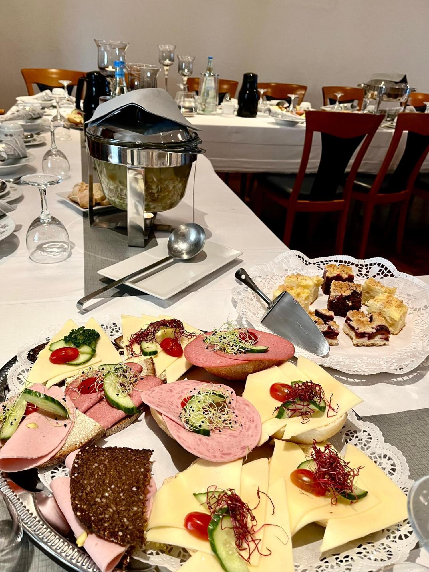 Hotel Zu Den Linden Wachtberg Eksteriør billede